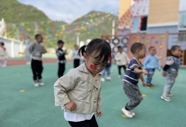 「洋塘幼儿园」萌娃爱祖国 喜迎国庆节