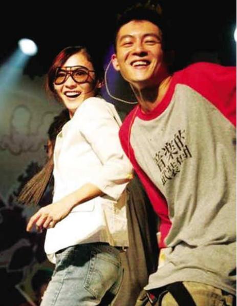 谢霆锋与王菲：80后爱上60后，爱情跨越20年，孩子分别扔给前任