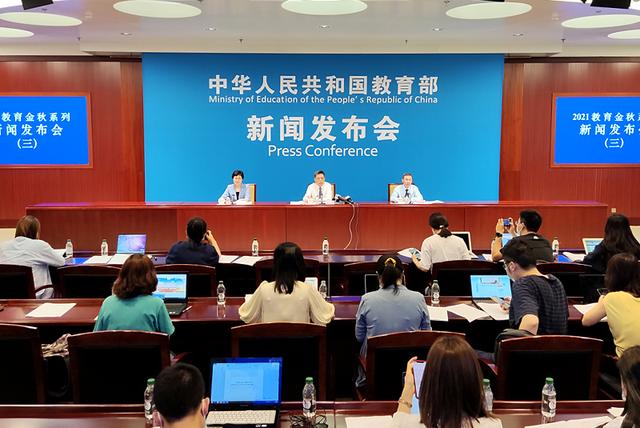 不准给家长布置作业！家长群沸腾了：这一次教育部是动真格的了