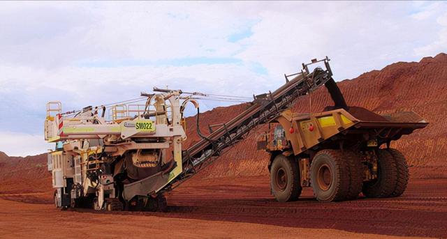 美国陷入“钢铁荒”，钢铁价格暴涨215%，中国却成最大赢家