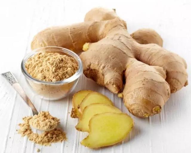 晚上吃苹果容易伤胃？医生建议：到了晚上，这4种食物尽量少吃