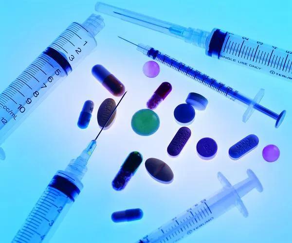 绝经的女性腰腿痛，情绪低落，警惕骨质疏松，如何预防？请看此文