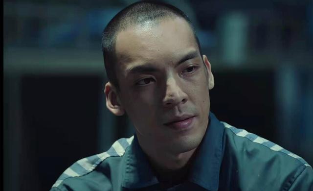 冯森当着黄四海和众人的面,揭开了黄四海案件的真相.