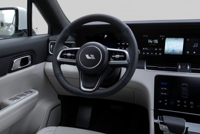 不充电也可以跑的电动车，自带发电系统的理想ONE，智能也不错