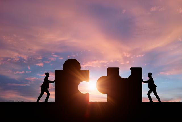 ̽Ѱ��ҵ���˹�ͬ�壬�Ŵ���ҵ���Կͻ�Ϊ���ġ���ʵ�������̵�