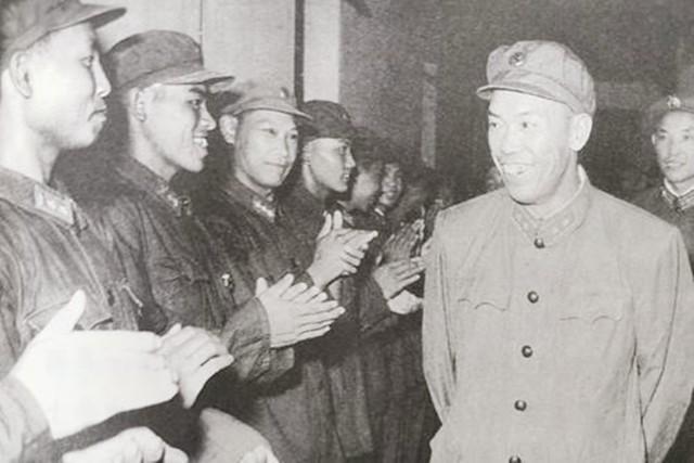 林罗组建10纵 梁兴初不当副职 一看部属名单 师长全是老资历 全网搜