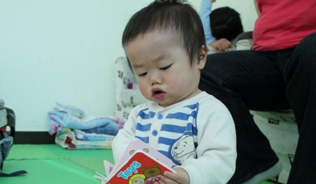 要不要给孩子报早教班