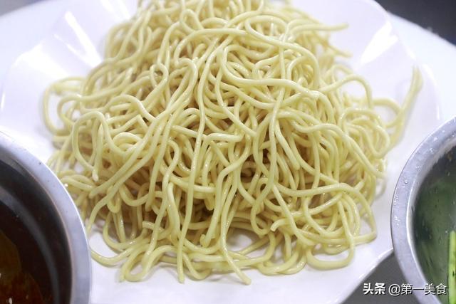想吃熱乾麵不會做？大廚教你調醬和煮麵技巧，這口感真地道 健身 第3张
