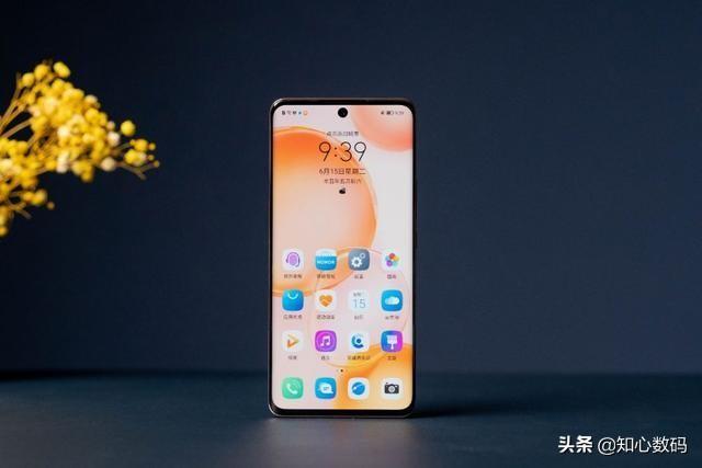 荣耀60和OPPO Reno7曝光，无缘骁龙898，配置依旧很豪横