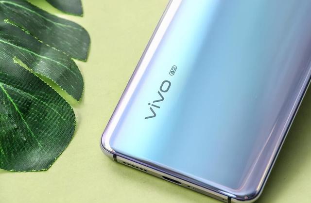 VIVO X30 PRO价格跌至2390元，竞争力更强了？