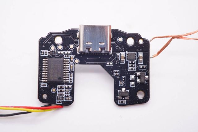 采用高通QCC3040蓝牙主控，omthing首款降噪耳机AirFree2拆解报告