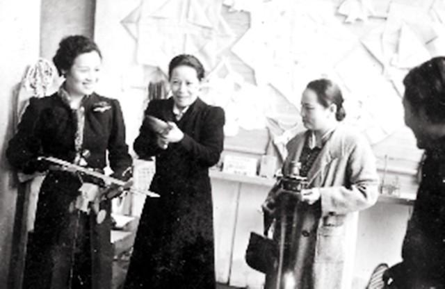 宋氏三姐妹最后的晚餐：定制一六斤大月饼，全家小心维护大姐戒令