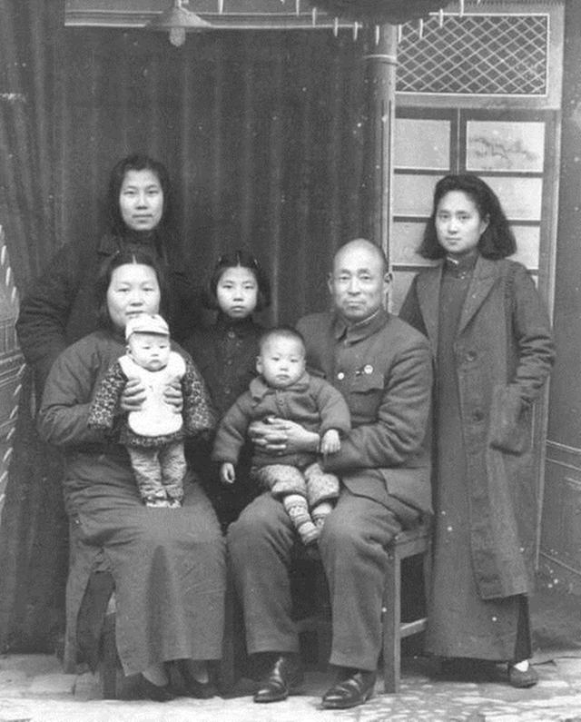 蒋介石逃往台湾之时，带走三位军官太太，她们后来的生活如何？
