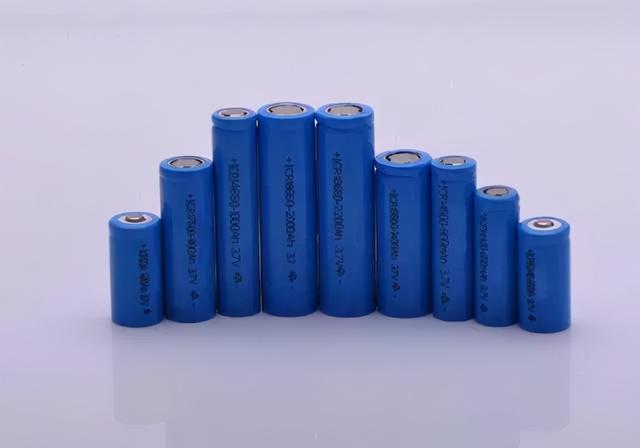 中国锂电池大王：捐美国千万美元称中国穷与他无关，下场令人唏嘘