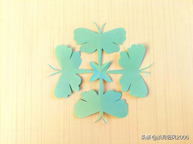 幼儿手工，用一张正方形纸剪四个蝴蝶，好学又好看