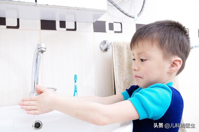 秋季谁说不愁？防住小儿多发病，仅靠“秋冻”可不成，来点指南吧