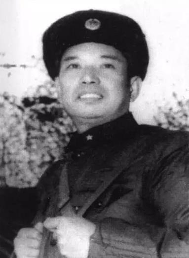 林彪麾下的十大猛将都是谁？个个彪炳史册，谁是其中的第一猛将？