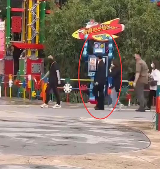 杨洋热巴迪士尼直播在线观看(近期迪丽热巴和杨洋的消息)