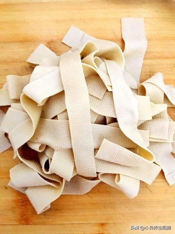 天一冷，常给孩子喝这汤，10分钟就上桌，营养极高，再贵也别省