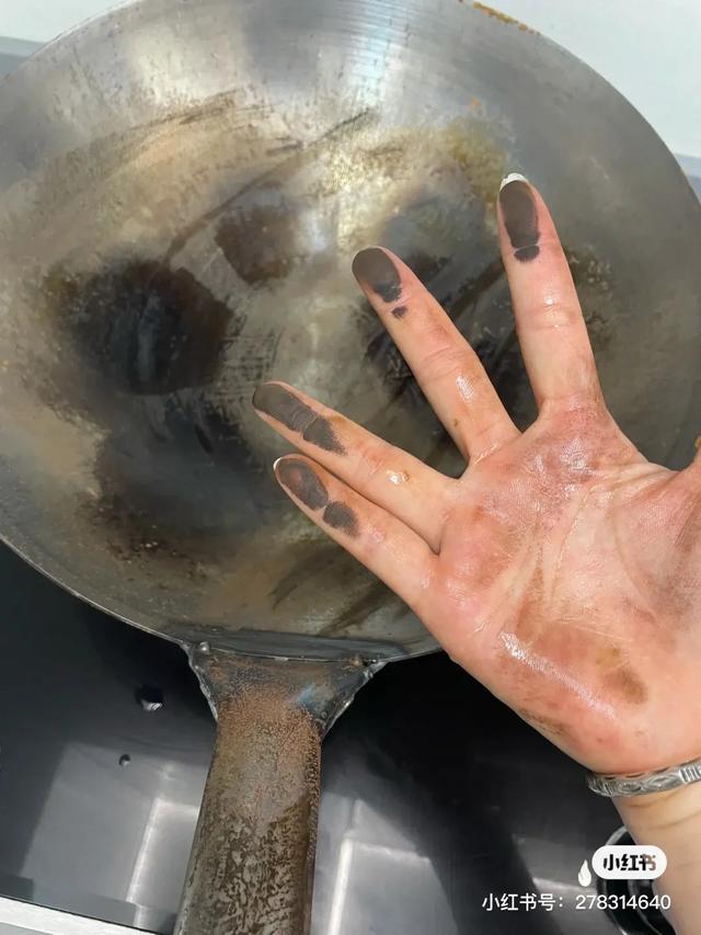 洗碗机的工作原理是什么（新买的洗碗机居然洗不了碗）