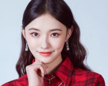 林允怎么进入演艺圈的(林允怎么进娱乐圈的)