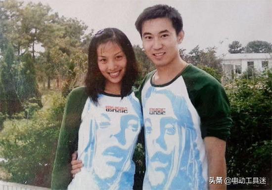 王亚平8年后再出征，5岁女儿送行，打破返回地球禁止生孩子的谣言