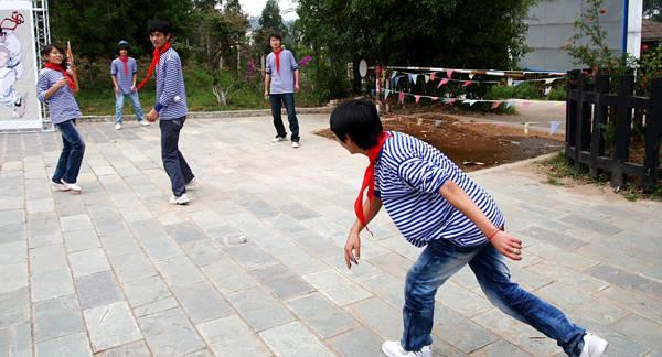 小时候玩的五个小沙包叫什么(记一次游戏玩沙包)