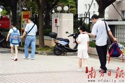 草木本能启示丨适当时机，把窝在家里的孩子“踢”出去