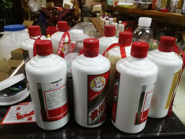 贵州有高人！星力百货联手贵阳银行囤的16万瓶茅台，已涨了2.4亿