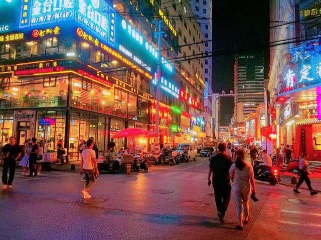 前三季度GDP十强省公布，广东江苏神仙打架，安徽首次超越上海