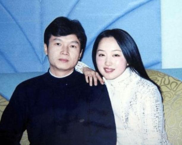 甜歌皇后杨钰莹走到今天能怪谁呢成于自己败于赖文峰