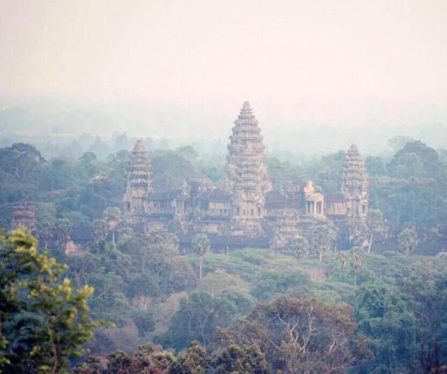 高棉的微笑（第一集）吴哥窟探秘历险记（Angkor Wat)