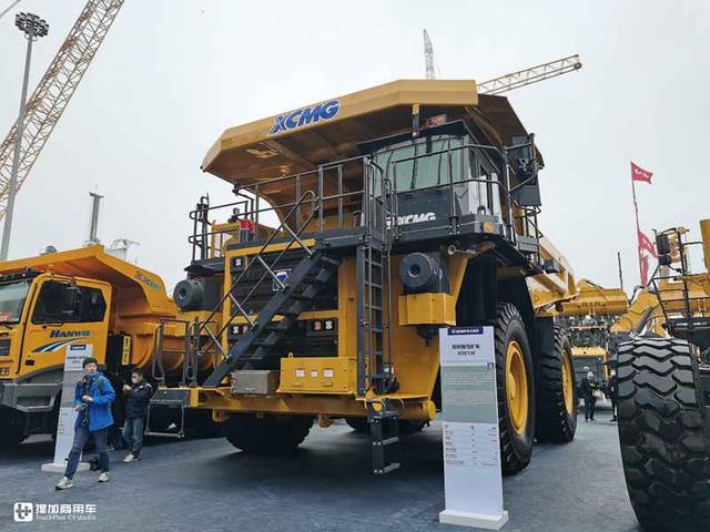 上海宝马展参观徐工工程车
