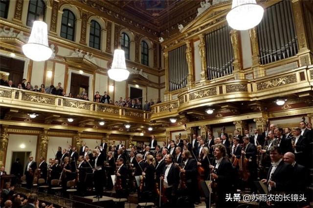 新年音乐会维也纳:著名的维也纳新年音乐会的历史是怎样的？
