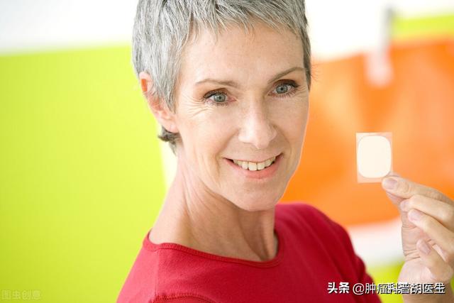 27歲女孩一摔就骨折，老年人常見的骨質疏松癥為何發生在她身上？