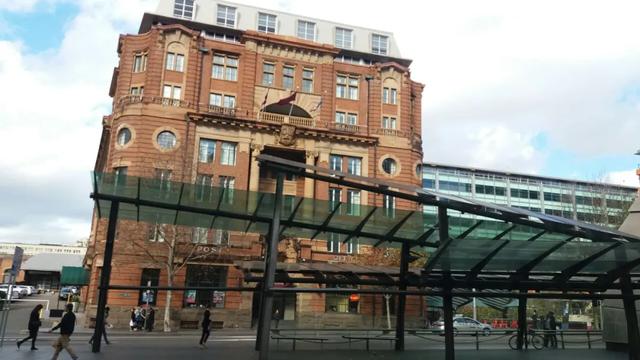 澳洲华裔女子瞒父母每天“假装上班”创业，时装品牌市值逾3亿元