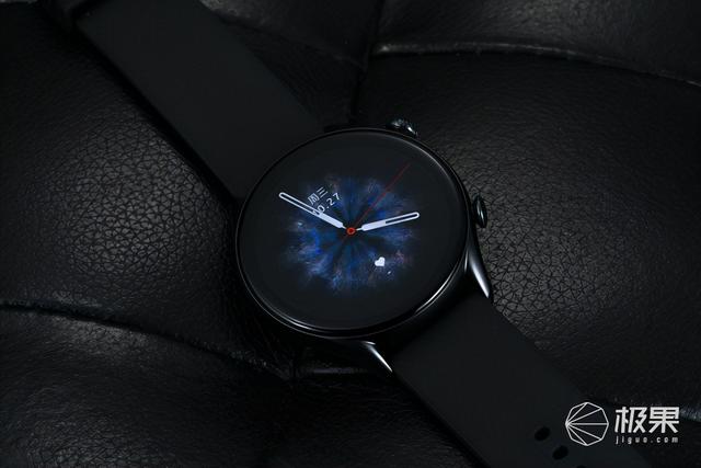 华米GTR 3 Pro智能手表来了！内置自研系统一键测量，30天超长续航