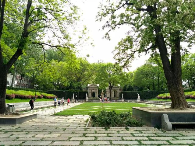 让孩子接受磨难，父母是爱而不是害