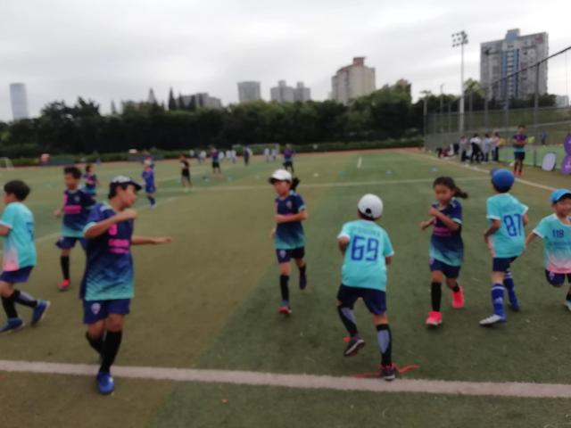 日本娃，在俺们的土地上锻炼身体