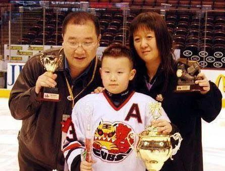 英巴彦:英达小儿子：爸爸因妈妈被骂抛妻弃子，他为国争光比异母哥哥争气