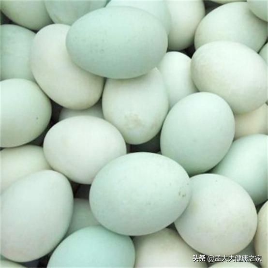鸡蛋、鸭蛋、鹅蛋哪个更有营养？为什么鹅蛋更大，却不受欢迎？