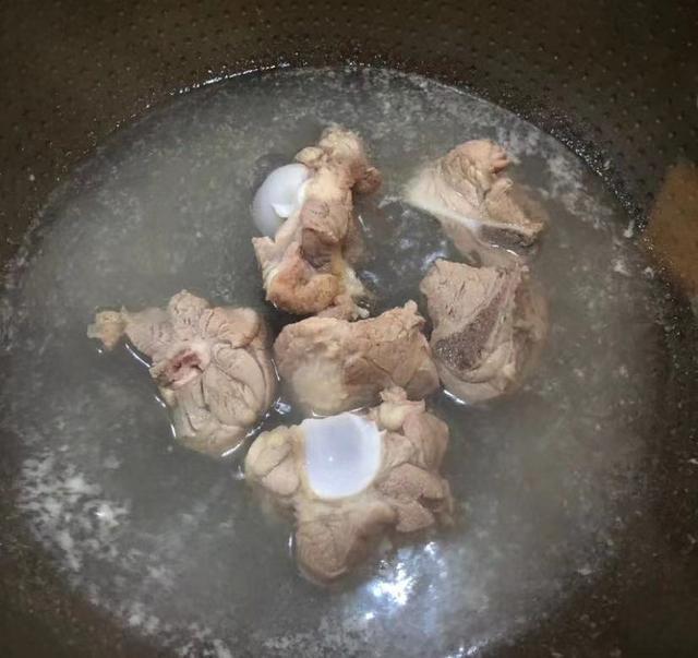 “扇骨”和“筒骨”有什么区别？建议提前弄清楚，别不懂装懂