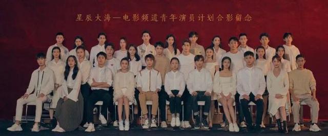 王一博考上大学了吗（王一博刚出道和现在长相差别）