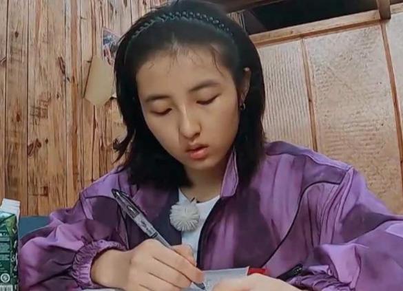 张子枫中考成绩到底是多少