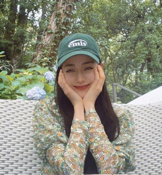 杨紫和迪丽热巴谁漂亮(杨紫和迪丽热巴谁漂亮引热议)