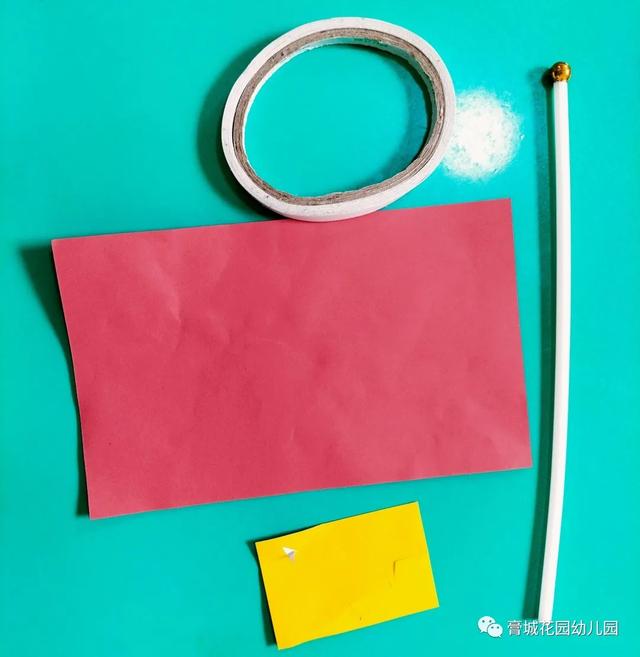 ​红旗舞动 喜迎国庆---记膏城花园幼儿园国庆节节日教育活动