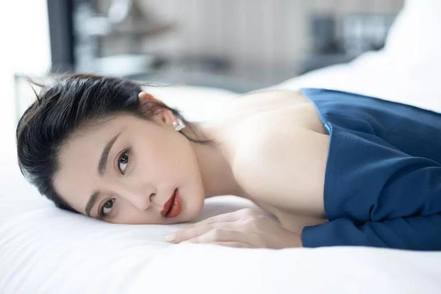 殷桃，那些进入她世界的男人都成了过客，她要追求的底是什么？