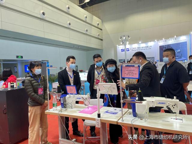 服装行业的纺织机械展