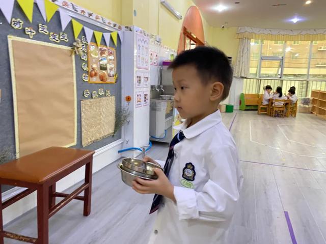 金水一幼中、大班开学第一天掠影
