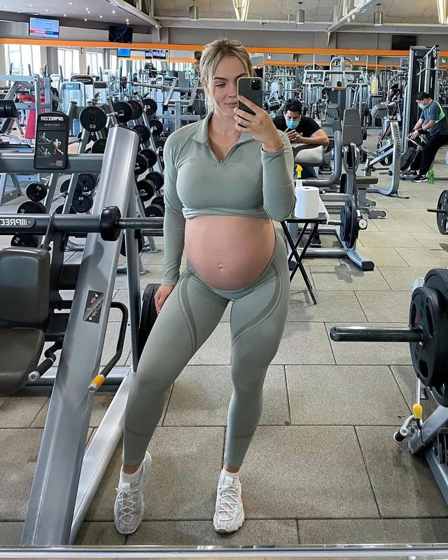 健身网红怀孕8个月深蹲280斤！却被网友狂喷：健身健到没脑子？